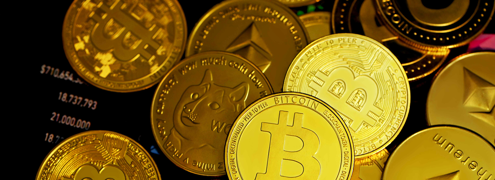 coins with cryptocurrencies names on them
